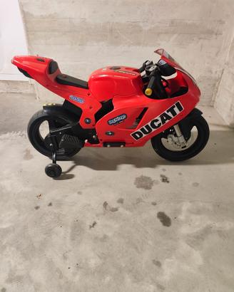 Moto PEG Perego Ducati