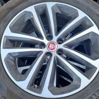 Cerchi in lega 19 pollici jaguar f pace