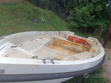 Barca in vetroresina