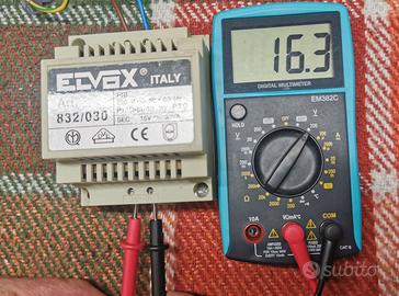 ELVOX 832/30 - ALIMENTATORE uscita 15 V