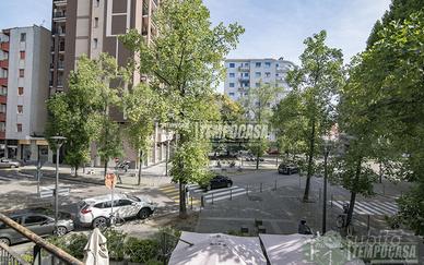 TRE LOCALI CON BOX NEL CUORE DELLA ZONA RONDINELLA