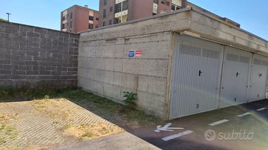 2 posti auto ad opera (mi)