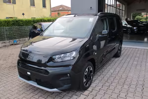 Fiat Qubo L 7p.ti 1.5 d La Prima 130cv at8 CarPlay