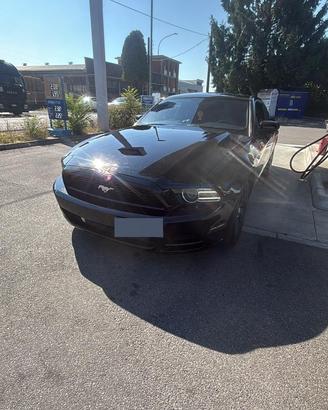 Ford Mustang Fastbak 4.7 V8
