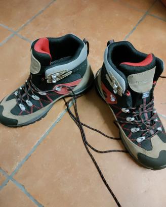 Scarponi montagna tg.40 Trezeta suola Vibram.