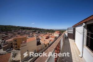 CASA INDIPENDENTE VIA UMBERTO 30