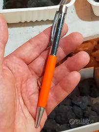 Penna con Cristalli di Tormalina Nera