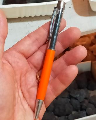 Penna con Cristalli di Tormalina Nera