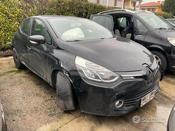 Ricambi usati per Renault Clio 1.2 benz 2013 D4FD7