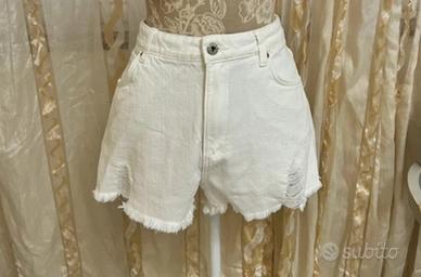 Shorts Jeans bianchi Bershka