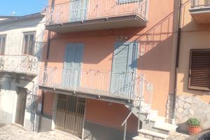 Nel centro del paese
