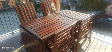 tavolo e sdraio in legno da esterno