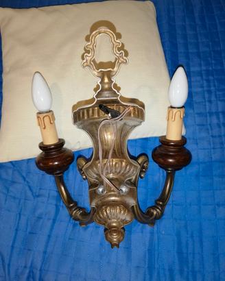 2 Lampadari 1 a 4 luci 60 euro 1 a 2 luci a parete