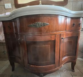 Mobile bagno con specchio e rubinetteria