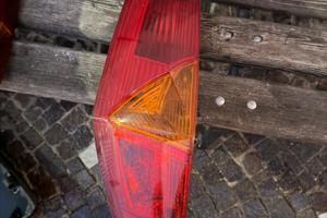 Fanale posteriore sinistro fiat punto
