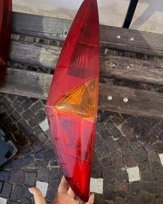 Fanale posteriore sinistro fiat punto