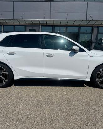 AUDI A3 SPORTBACK S LINE EDITION TDI 30