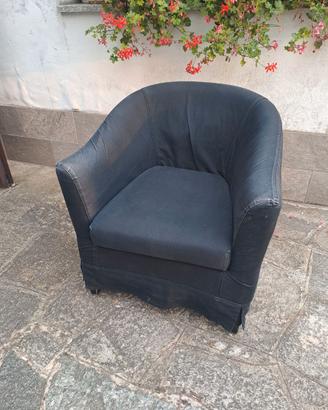 Poltrona a pozzetto nera