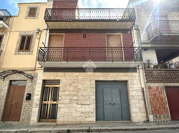 CASA INDIPENDENTE A CANOSA DI PUGLIA