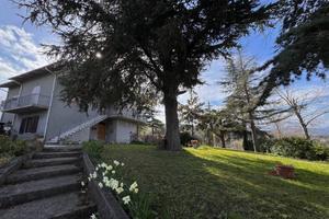 Villa di 332 m² con più di 5 locali a Maiolo