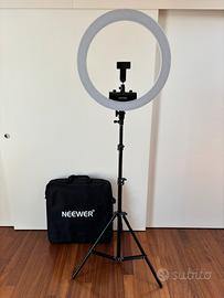 Ring Light LED Neewer 18” con treppiede