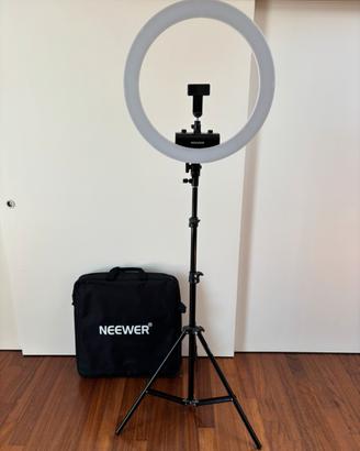 Ring Light LED Neewer 18” con treppiede