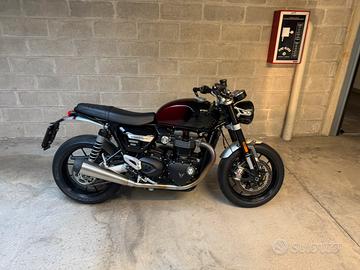 Triumph Speed Twin 1200 Stealth Edition