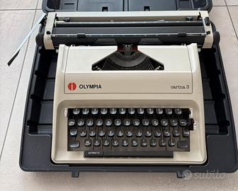 Macchina da scrivere Olympia Carina 3