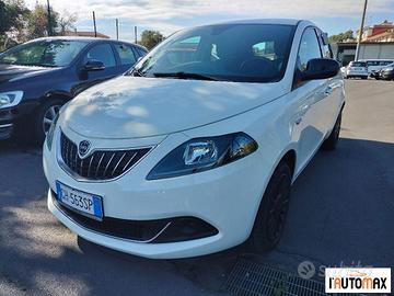 LANCIA - Ypsilon 1.0 firefly hybrid Silver s&s