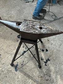 Incudine antica del 1700.