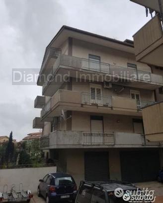 Appartamento 4vani con garage a Piedimonte Etneo