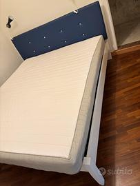 Rete e letto matrimoniale