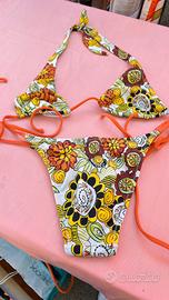 Bikini con copricostume