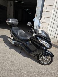 Burgman K8 400 nero con bauletto e parabrezza
