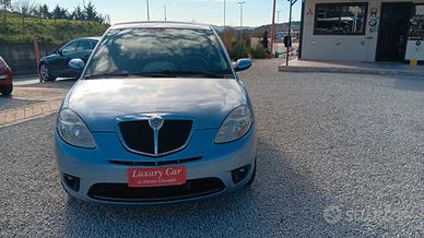 Lancia Ypsilon 1.3 MJT 75 CV Oro