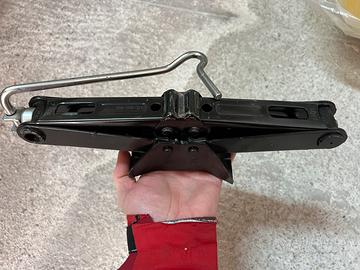 Cric originale cod. 2309 Peugeot 207 anno 2009