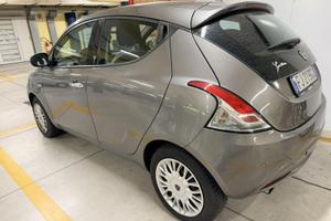 Lancia Ypsilon 1.2 Gold 69 CV – 81.800 km –