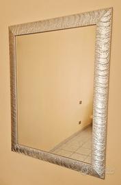 Specchio con cornice moderna