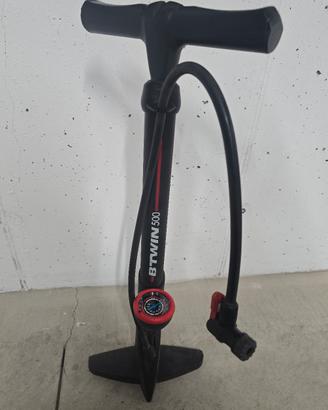 Pompa da officina BTWIN 500 con manometro per bici