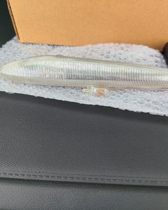 Ripetitore freccia laterale Alfa 159 originale