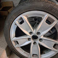 Cerchi e gomme in lega