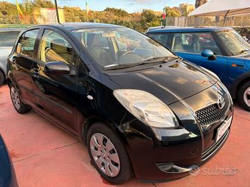 Toyota Yaris 1.0 5 porte