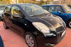 Toyota Yaris 1.0 5 porte