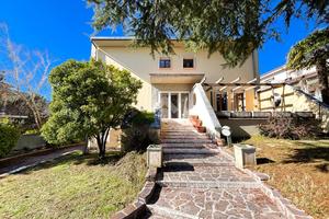 VILLA SINGOLA A L'AQUILA