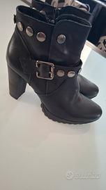 scarpa con tacco alto