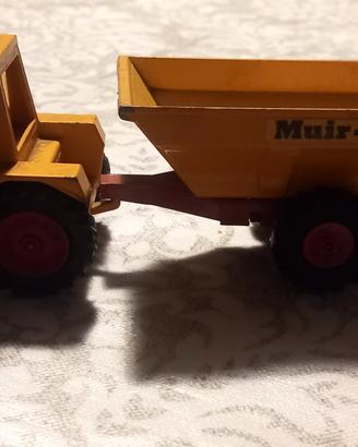 giocattolo trattore con rimorchio 