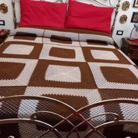 Coperta matrimoniale fatta all'uncinetto 
