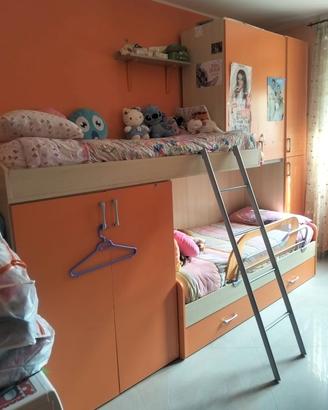 Cameretta con letti a castello più terzo letto