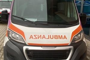 PEUGEOT BOXER AMBULANZA (VIOLAMI)
