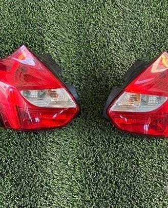 Ford Focus 2013 Stop Completi